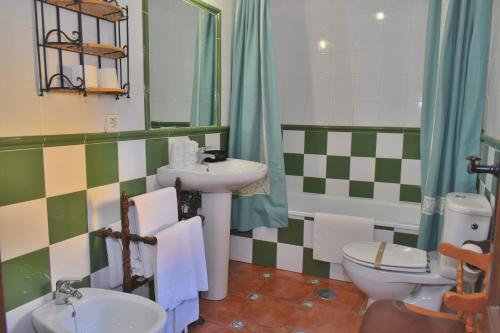 A bathroom at POSADA EL ARRIERO