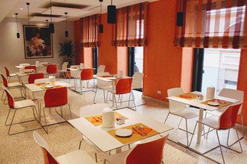 Domus Helena tesisinde bir restoran veya yemek mekanı