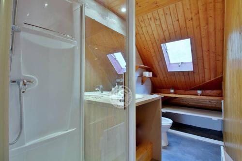Koupelna v ubytování Grange de la Hulotte, gîte 3 étoiles