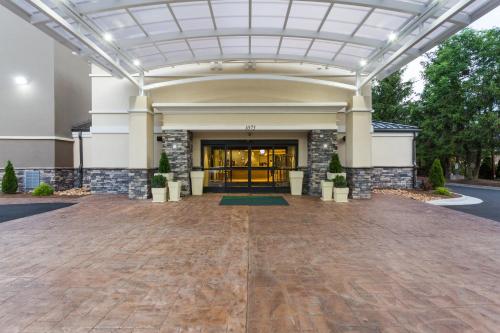 Holiday Inn - Boone - University Area by IHGの外観または入り口