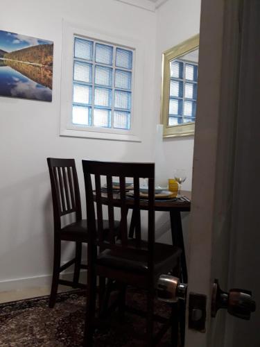 Foto dalla galleria di BELL At The Airport Suites Adults Only - Free Airport Transportation a Nassau