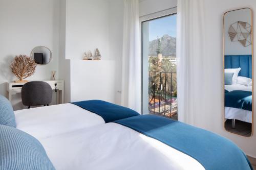 Frontline Beach & Sea Views - 2 Bedrooms - 2 Bathrooms - Puerto Banús Apartment