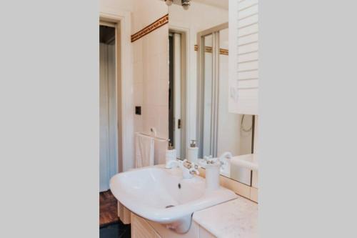 Koupelna v ubytování La Vivagna - Casa vista mare tra gli ulivi