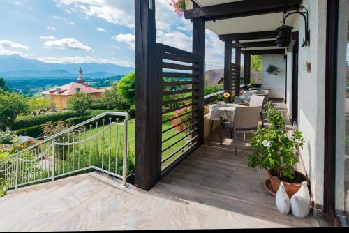 Gallery image of Hotel Garni Frühstückspension Neff in Velden am Wörthersee