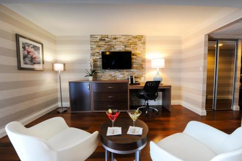 Μια τηλεόραση ή/και κέντρο ψυχαγωγίας στο Holiday Inn Niagara Falls-By the Falls by IHG