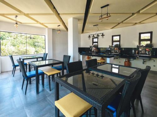Restaurant o iba pang lugar na makakainan sa Rold and Roub Home Suites powered by Cocotel
