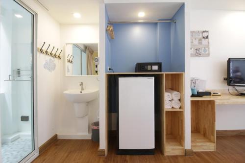 Koupelna v ubytování Tawaen Beach Resort