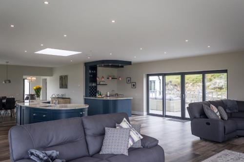 Baybridge House, Sky Road – Photos 3