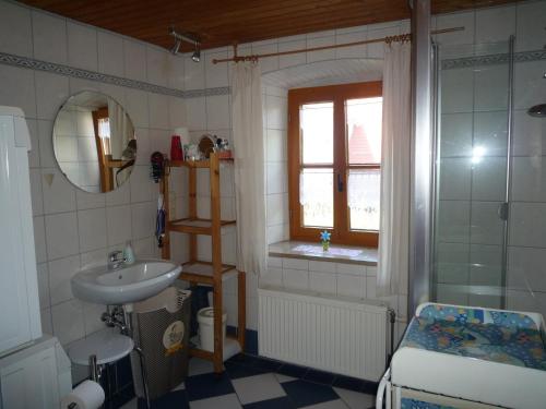 Kylpyhuone majoituspaikassa Ferienbauernhof Bosch