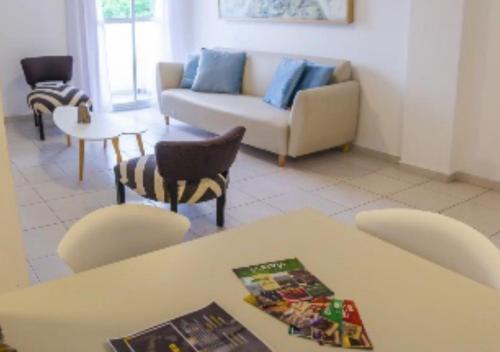 Ruang duduk di eSuites Dalmacio Vélez 571