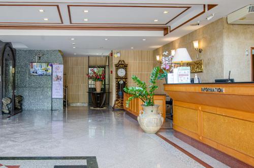 Ο χώρος του λόμπι ή της ρεσεψιόν στο Grand Tara Garden Thai Hotel