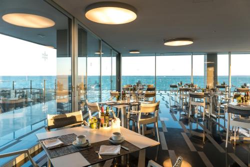 Nespecifikovaný výhled na moře nebo výhled na moře při pohledu z hotelu