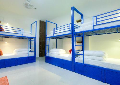 Postel nebo postele na pokoji v ubytování Live Free Hostel Varanasi