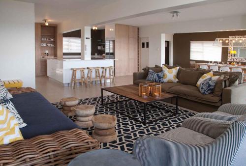 Χώρος καθιστικού στο Rockshandy Beachhouse