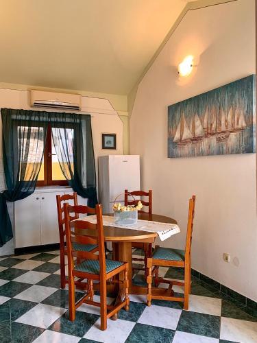 Gallery image of APATRMANI TUTA Kukljica in Kukljica