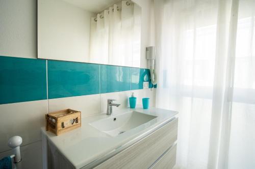 Fotografie z fotogalerie ubytování Holiday Home Alle Pavoncelle, indipendente con terrazzo di 60 mq v destinaci Portoscuso