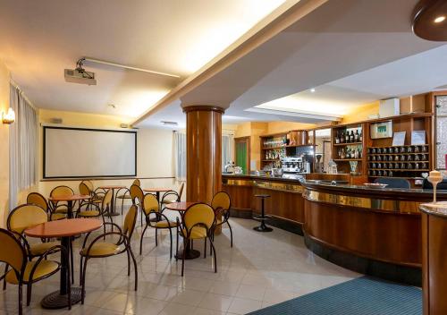 Lounge nebo bar v ubytování Hotel Petrarca