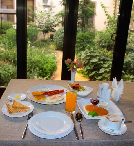 Jídlo v hotelu nebo okolí