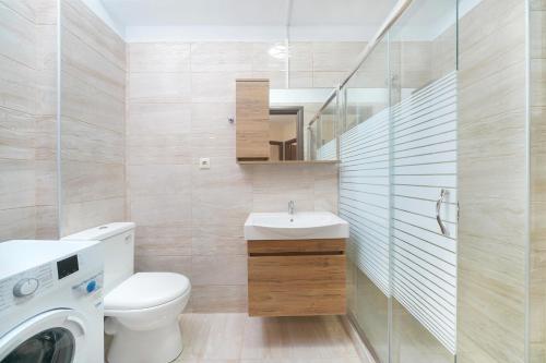 Kupatilo u objektu Skala Rachoni Cris Luxury Apartment Upper Floor