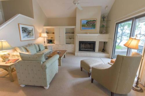 Ein Sitzbereich in der Unterkunft Pristine 3 Bedroom Dataw Bluff Villa