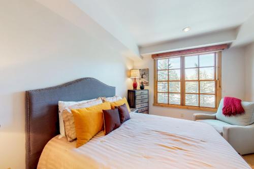 Ένα ή περισσότερα κρεβάτια σε δωμάτιο στο Elkhorn Springs Getaway