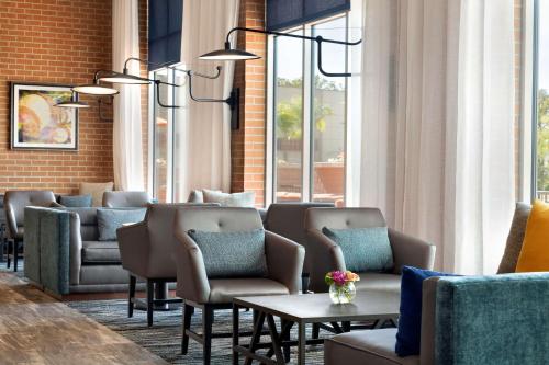 Ruang duduk di Hyatt Place Vacaville