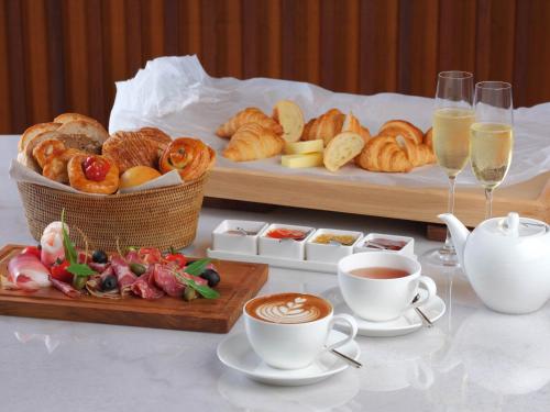 Mad på resortet eller i nærheden