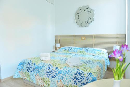 En-suite Iris on Rokova Street - 5 min Walk to the Old Town of Split