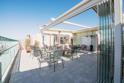 Rõdu või terrass majutusasutuses Safestay Athens Monastiraki