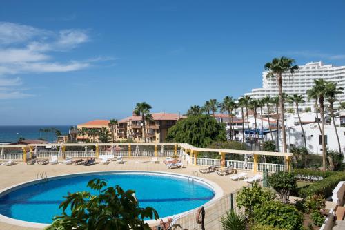 a view of a swimming pool at a resort at Copacabana 2 in Playa Fañabe
