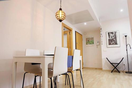 Love Rent4 Málaga Ático con terraza y vistas, parking gratuito