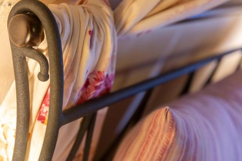Letto o letti in una camera di ROUGA Mountain Boutique Suites & Spa