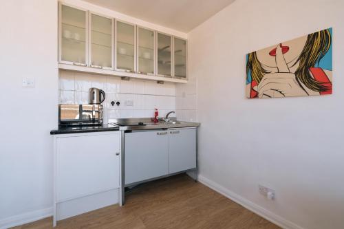Modern Studio Flat. Central London. Zone 1.