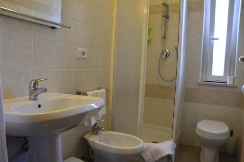 Bilik mandi di Residence Chiara