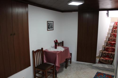 Dining area sa apartment