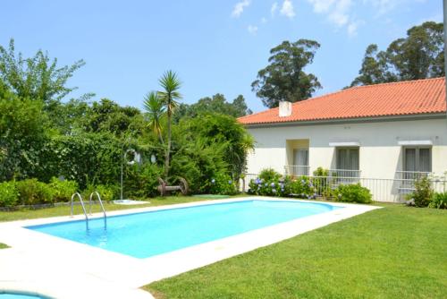 Piscina de la sau aproape de Hotel Pinheiro Manso