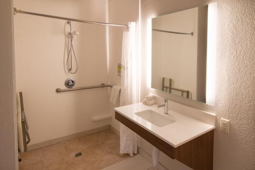 Gallery image of Holiday Inn Express & Suites - Worthington, an IHG Hotel in Worthington