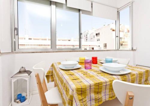 Armação de Pêra - Beach Apartment - Sea View- Walk to the Beach - Algarve