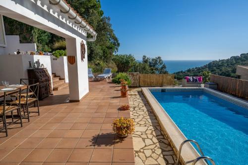 Villa Alpago Piscina Privada Vistas Mar Aire Acondicionado