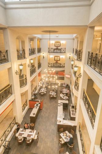 an overhead view of the lobby of a hotel at Plaza de Oro in Monterrey