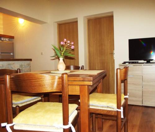 Kuchyň nebo kuchyňský kout v ubytování Apartmani Juliška