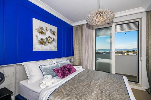 DiVine Luxury Apartment Purple