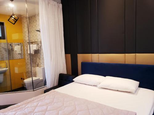 Posteľ alebo postele v izbe v ubytovaní Biên Hòa Hotel