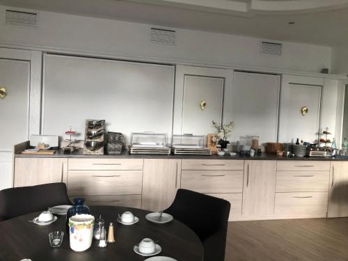 Dapur atau dapur kecil di Gästehaus Adler