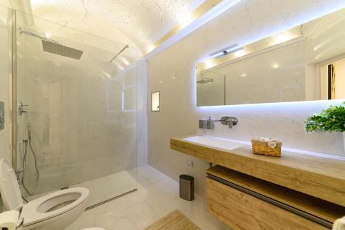 Et badeværelse på Luxury Apartment Salerno Center