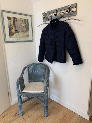 Gambar di galeri bagi Ferienwohnung Tine mit Balkon, Fahrrädern und Strandkorb im Sommer di Zempin