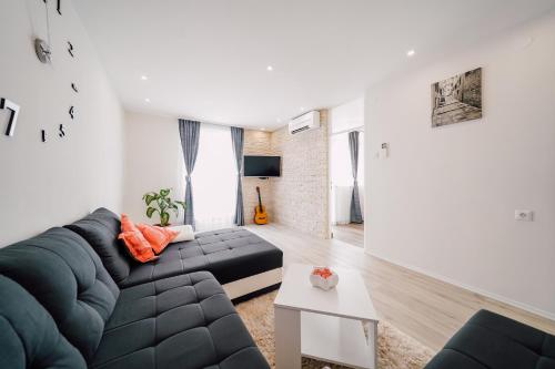 Apartment Leo Near Bridge