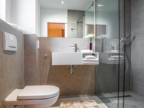 Ванная комната в TDYHOMES Hotel