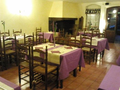 Um restaurante ou outro lugar para comer em L'ARGOLLA HOTEL-Pizzeria