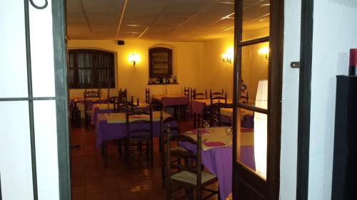 Um restaurante ou outro lugar para comer em L'ARGOLLA HOTEL-Pizzeria